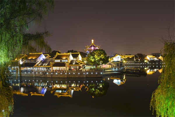 小鎮(zhèn)夜景燈光照明工程